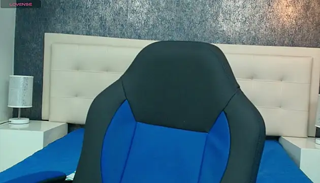 Cloeandtyfanny webcam