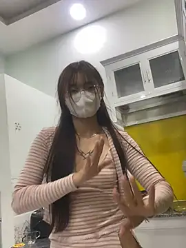 __babyshowpublic__ (G young) - Open show chest