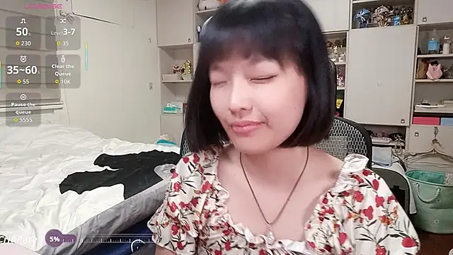 87wawa (F young) - 短髮美乳，大白色乳