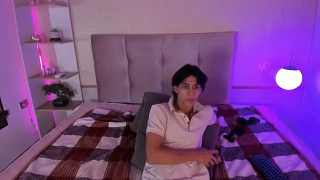 Cheys_Mast live sex cam