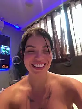 Rafaellaz Live Webcam on Stripchat