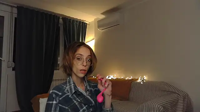 amber_quell_here webcam