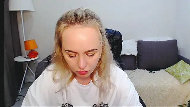 LiluMoon__ webcam
