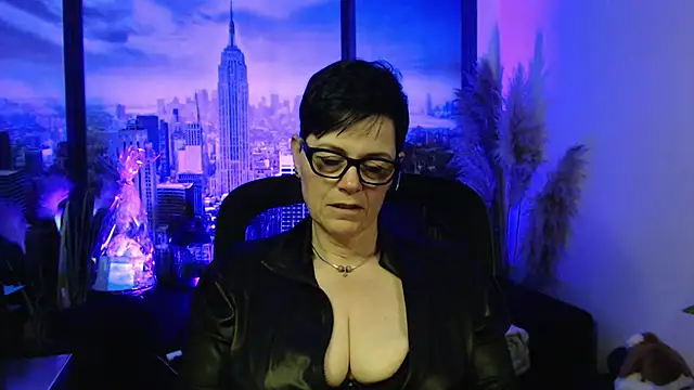 ninarandmann - Ninarandmann's free webcam - UK Sex Cams