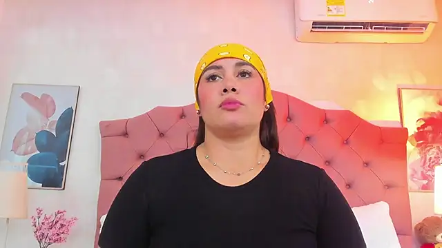 thyarajhons - ThyaraJhons's free webcam - UK Sex Cams