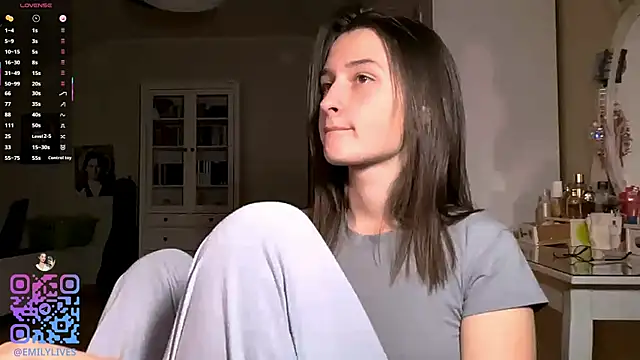 darlinebrustera - DarlineBrustera's free webcam - UK Sex Cams