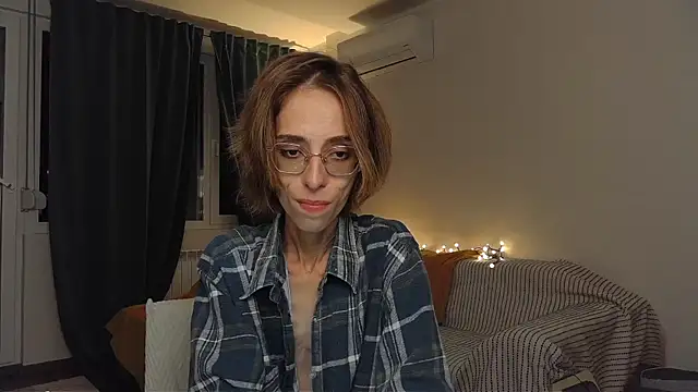 amber_quell_here webcam