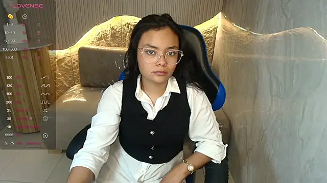 Aisha_Leenss_r webcam