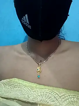 Webcam Model (Sexyradha_)  is live.Free join now!