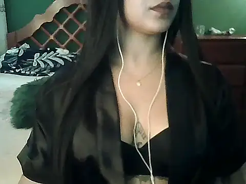 FallsForHerSmile webcam