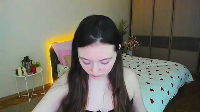 AlluringLookk webcam