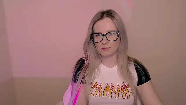AnnePeach webcam