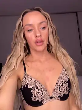 KatieCutieXooo webcam