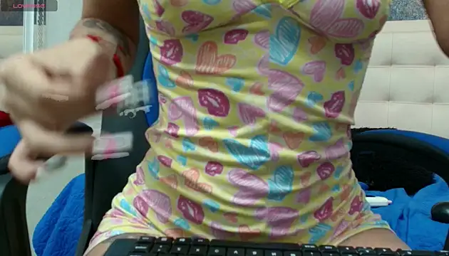 Cloeandtyfanny webcam