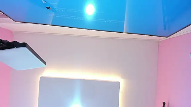 nicolle_pierce webcam