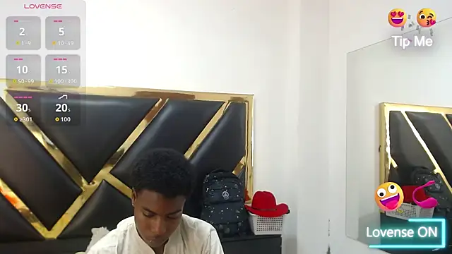 NoahJhonson69 webcam