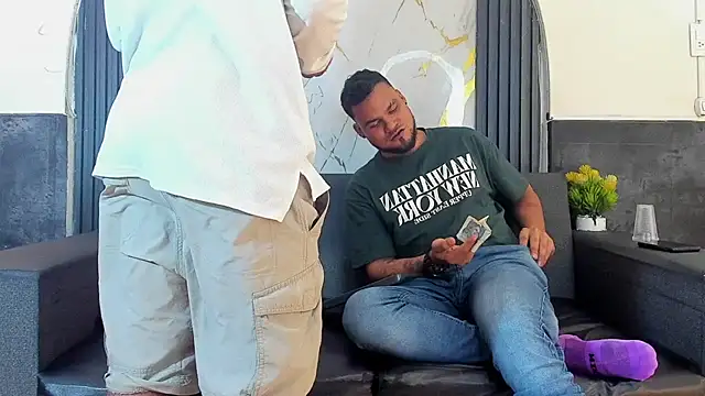 Latins_on_fire webcam