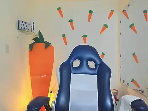 alexa-cooper- webcam