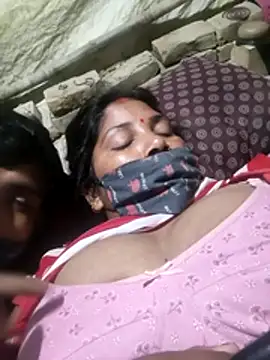 Indiandesicouple155 webcam