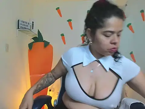 alexa-cooper- webcam