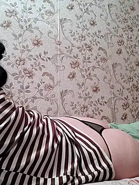 Zulfiya_Bruce webcam