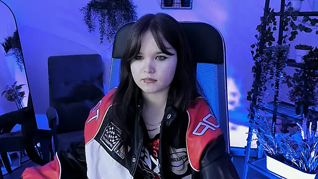 elainebeness (F young) - hi cuties😋