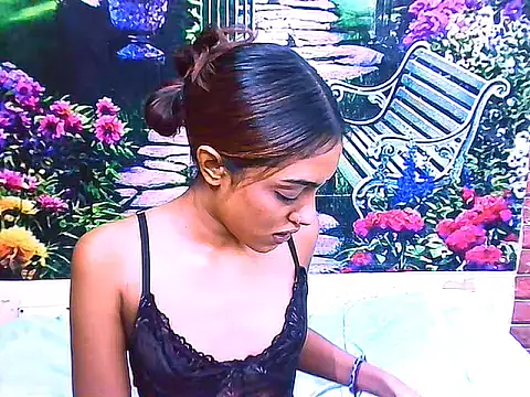 IndianPretty14u2Luv webcam