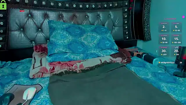 crisjordan_hot (M young) - Doggy Style Hot Pose! 🔥