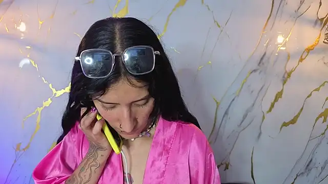 scaarlettfox - Scaarlettfox's free webcam - UK Sex Cams