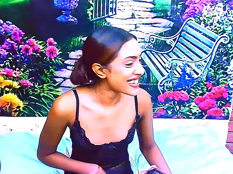 IndianPretty14u2Luv webcam