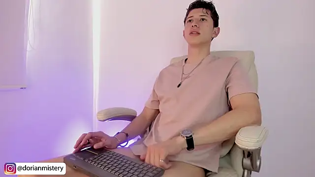 Dorianmistery2322_ webcam