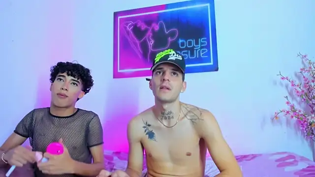 Pleasure_boys_hot webcam
