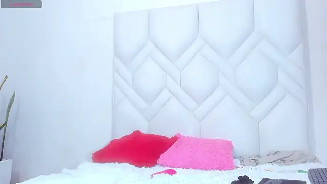 Cleopatra_Trans webcam