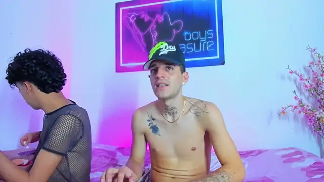 Pleasure_boys_hot webcam