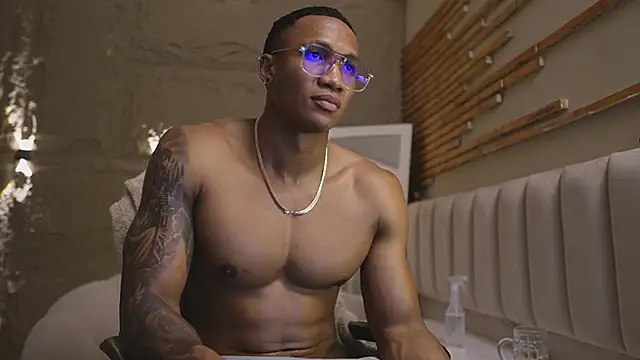 logan_varela - Logan_Varela's free webcam - UK Sex Cams