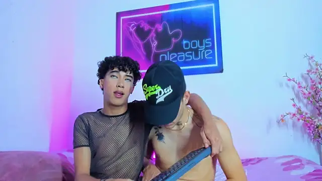Pleasure_boys_hot webcam