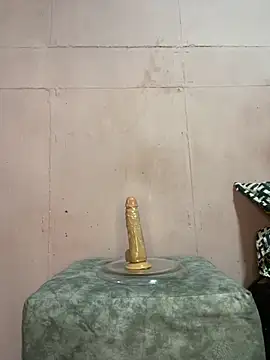 sofibleaze - Sofibleaze's free webcam - UK Sex Cams