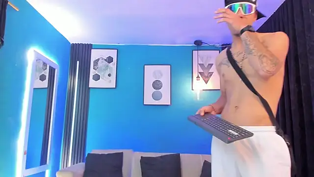 Oficial_KingOfHeavens webcam