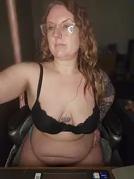 TattedMamaXOXO webcam