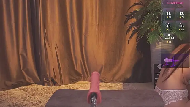 MentallyMonika webcam