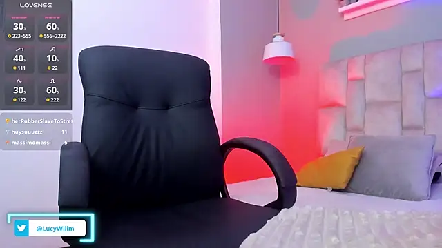 Lucy_Williiams webcam