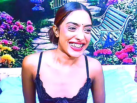 IndianPretty14u2Luv webcam