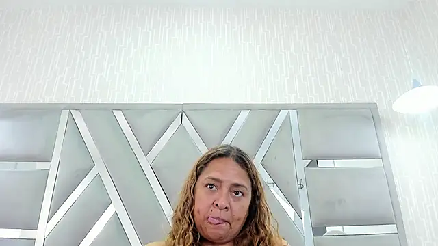 MonzerratBoyer webcam