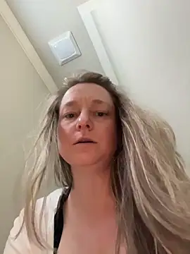 Vivian_MayXxX live sex cam