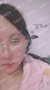 美女yehua001在线直播