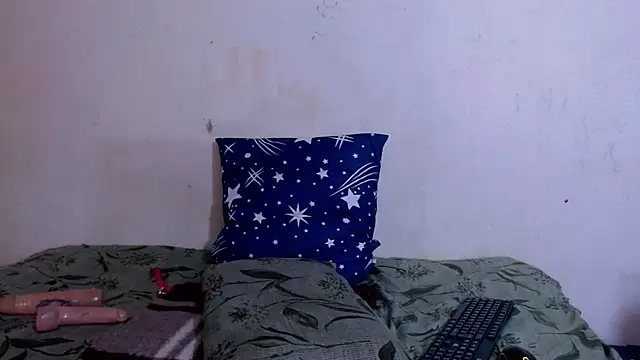 Nikistickyxx25 webcam