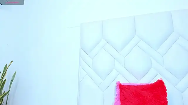 Cleopatra_Trans webcam