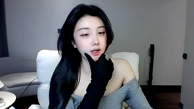 MedeLineayr's live cam