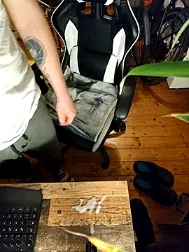 odinwolf1990 (Ask my age) - Cumshot on table 🍆💦