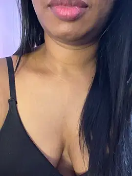 tamil_Aarathi webcam